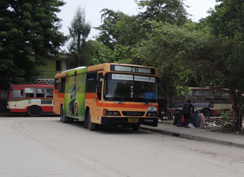 Bus-70 Pracha Niwet 3