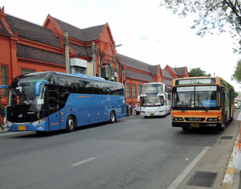 Bus-70 Sanam Muang