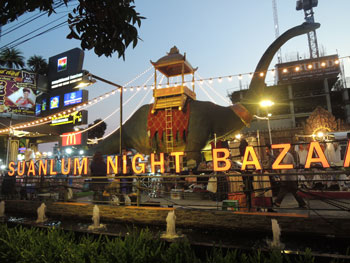 Suanlum Night Bazar