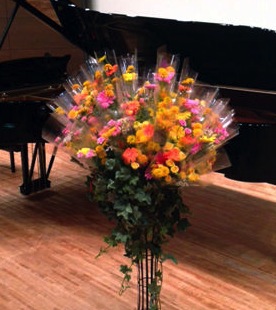 横浜 泉区 Erikoピアノ教室のblog ステージのお花 16発表会レポ４