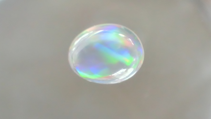 ウォーターオパール ルース 鮮やかな遊色効果 宝石のブログ