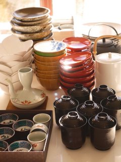 Plates/bowls/cups