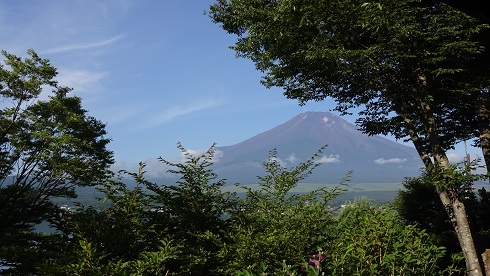 宿から見える富士山の眺め
