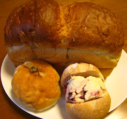 マロンミエル　ドライフルーツパン　リンゴとクランベリーのパン